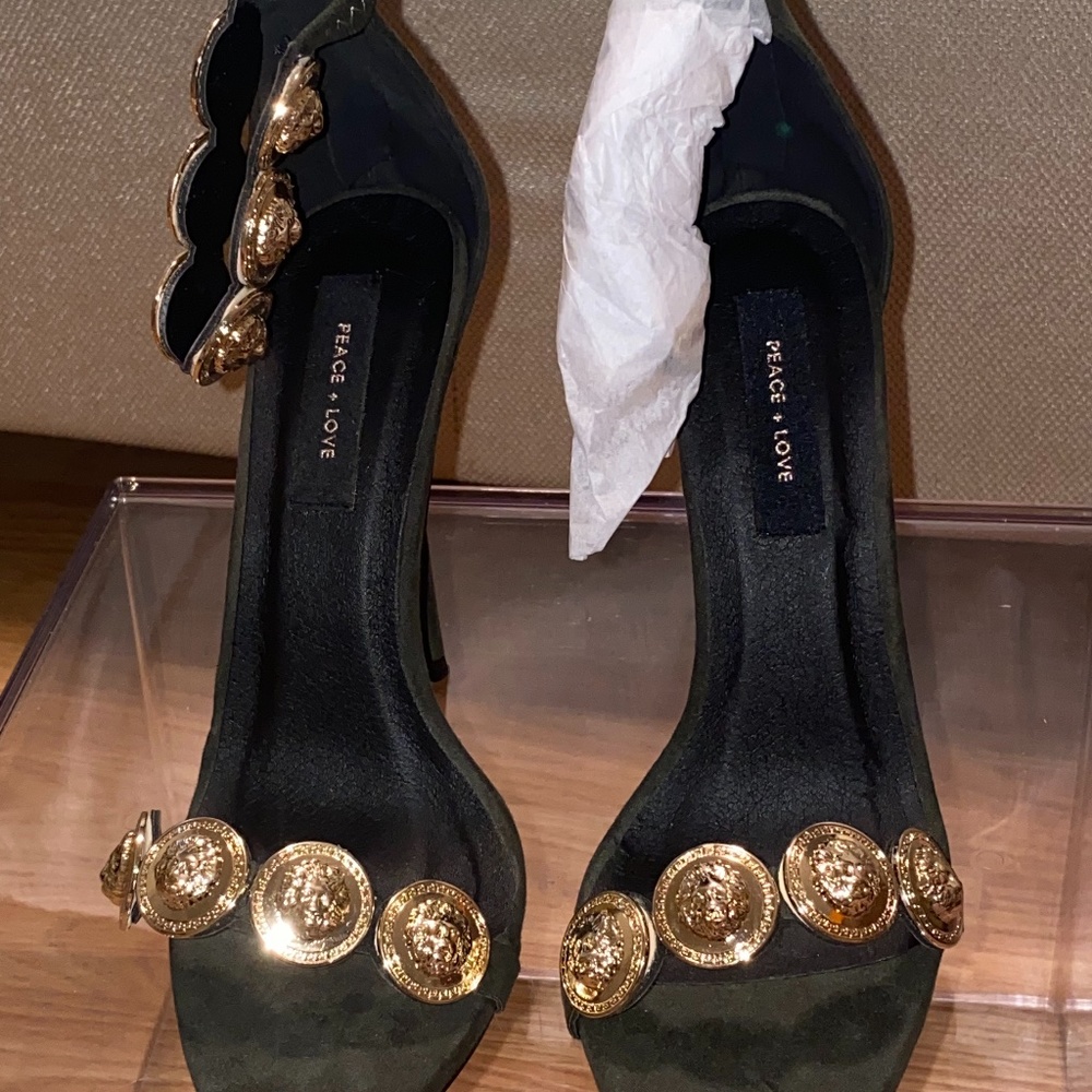 Misguided Khaki Heels - Picture 2 of 9